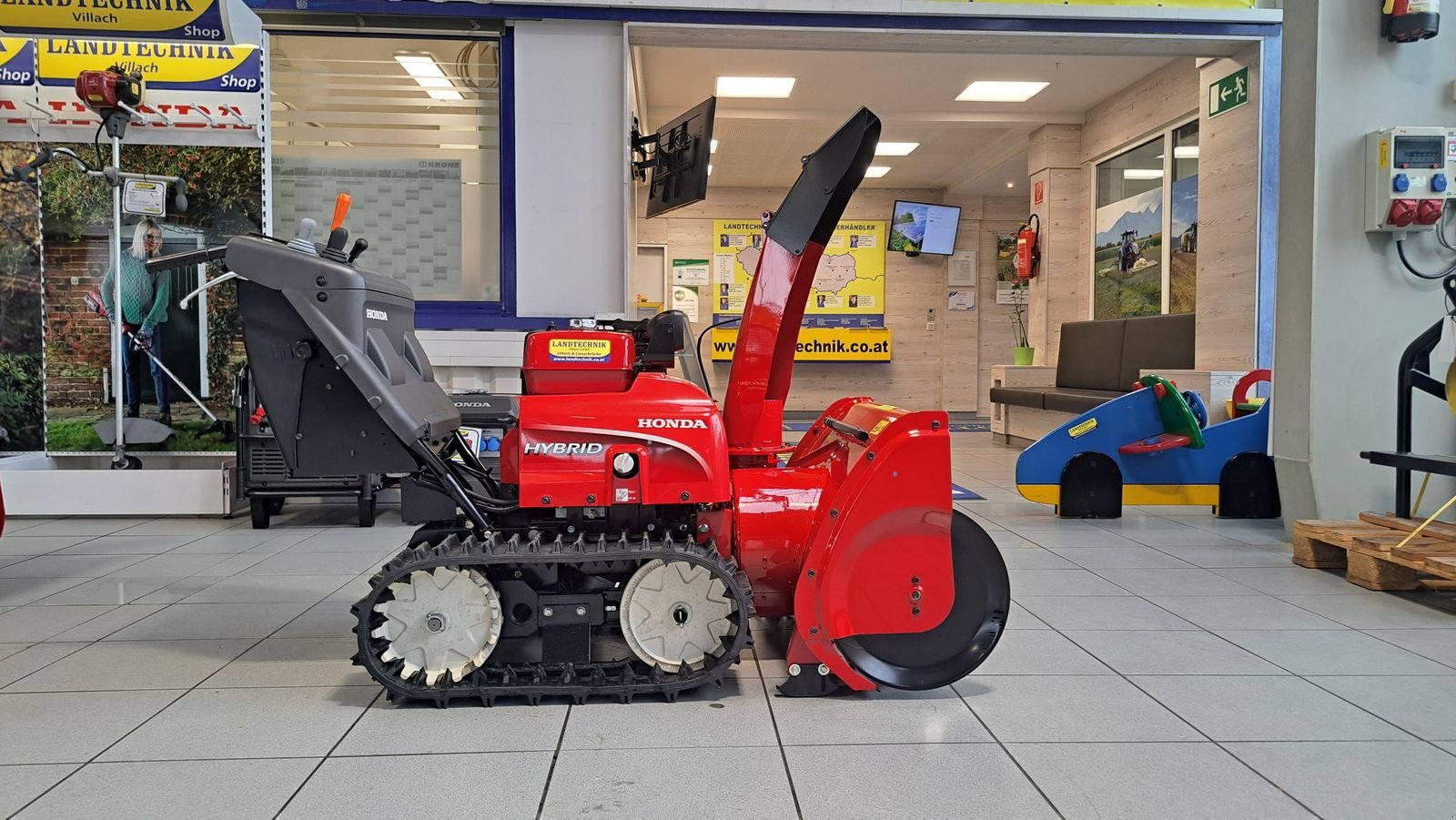 Schneefräse des Typs Honda HSM 1380i TD, Gebrauchtmaschine in Villach (Bild 1)