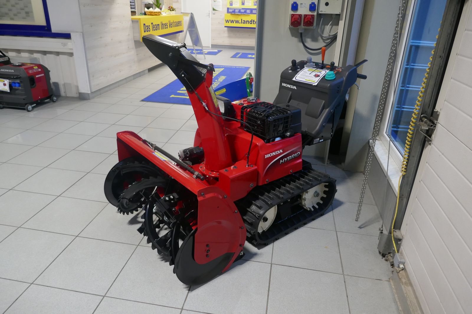 Schneefräse des Typs Honda HSM 1390i TDR, Gebrauchtmaschine in Villach (Bild 2)