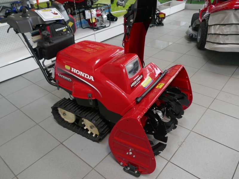 Schneefräse of the type Honda HSS 1380i1 TD, Gebrauchtmaschine in Villach (Picture 1)