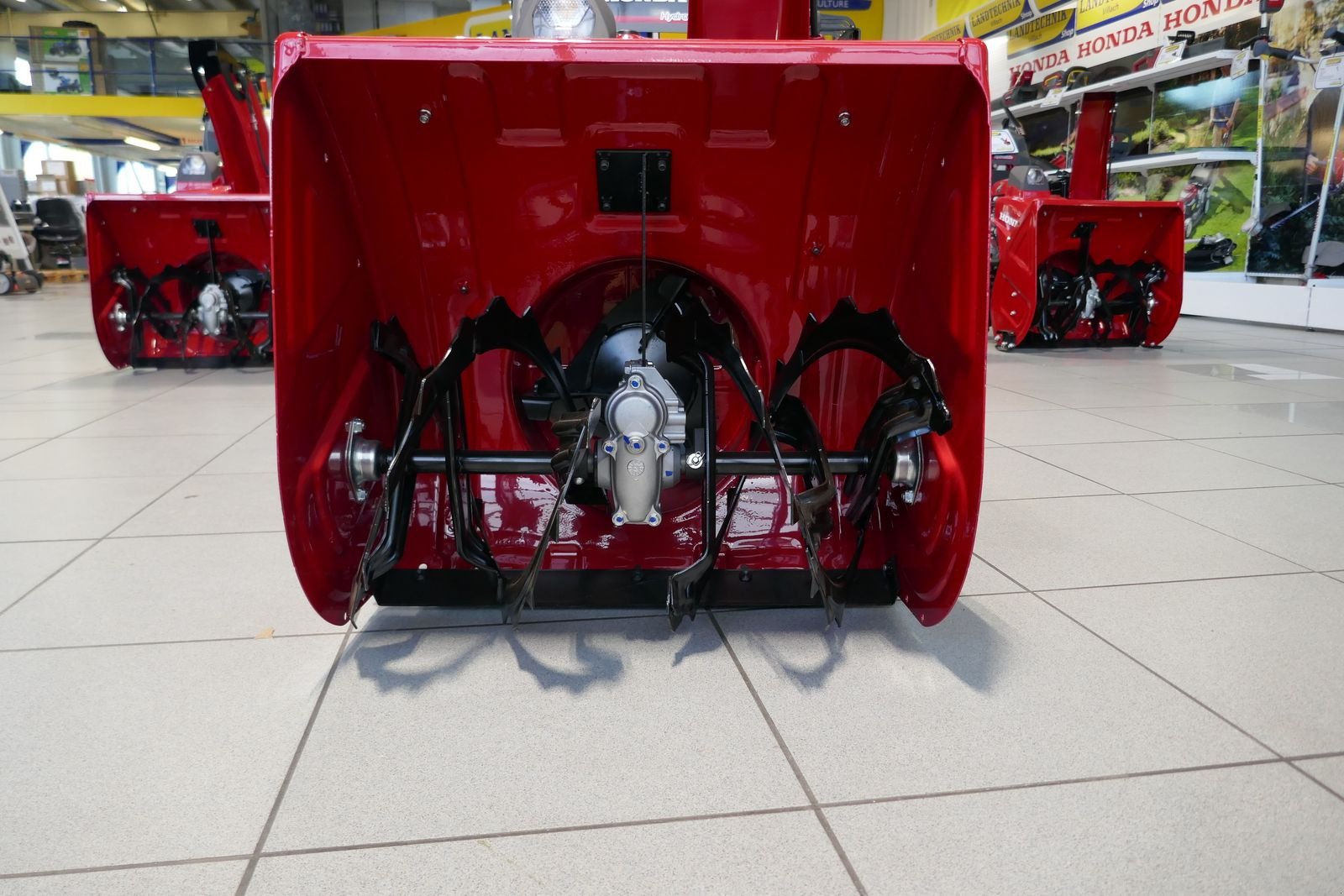 Schneefräse des Typs Honda HSS 760A TD, Gebrauchtmaschine in Villach (Bild 4)