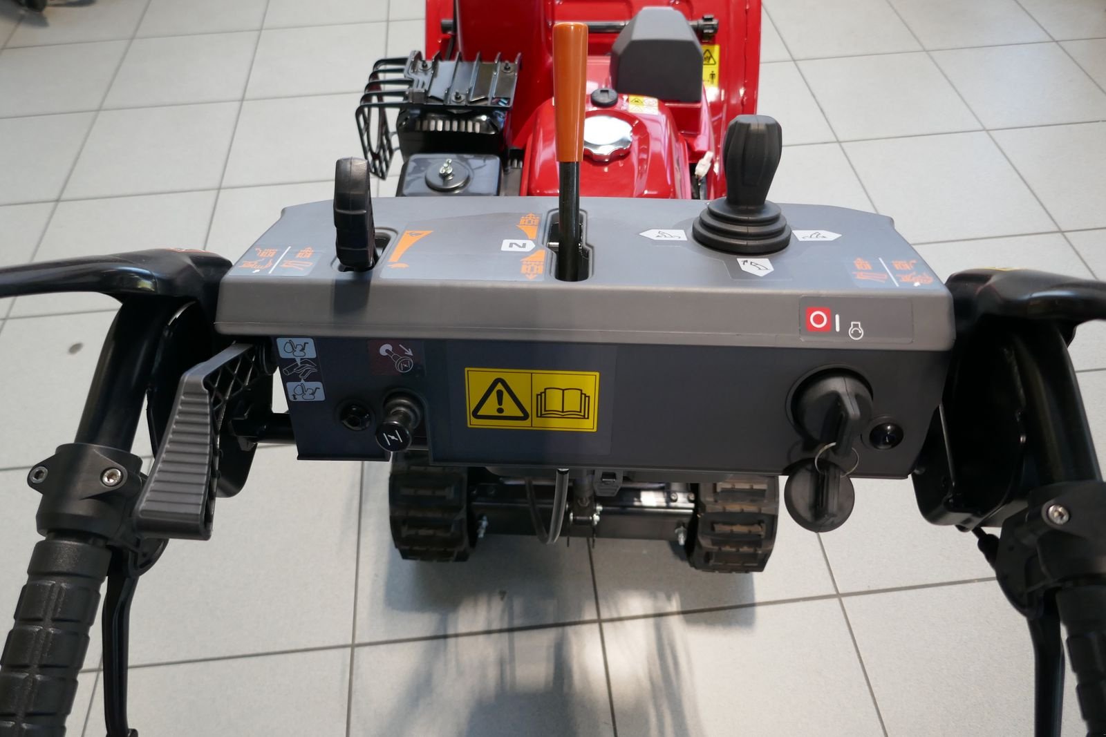 Schneefräse des Typs Honda HSS 760A TD, Gebrauchtmaschine in Villach (Bild 9)