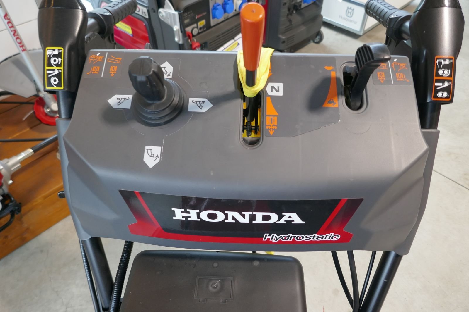 Schneefräse of the type Honda HSS 760A WD, Gebrauchtmaschine in Villach (Picture 5)