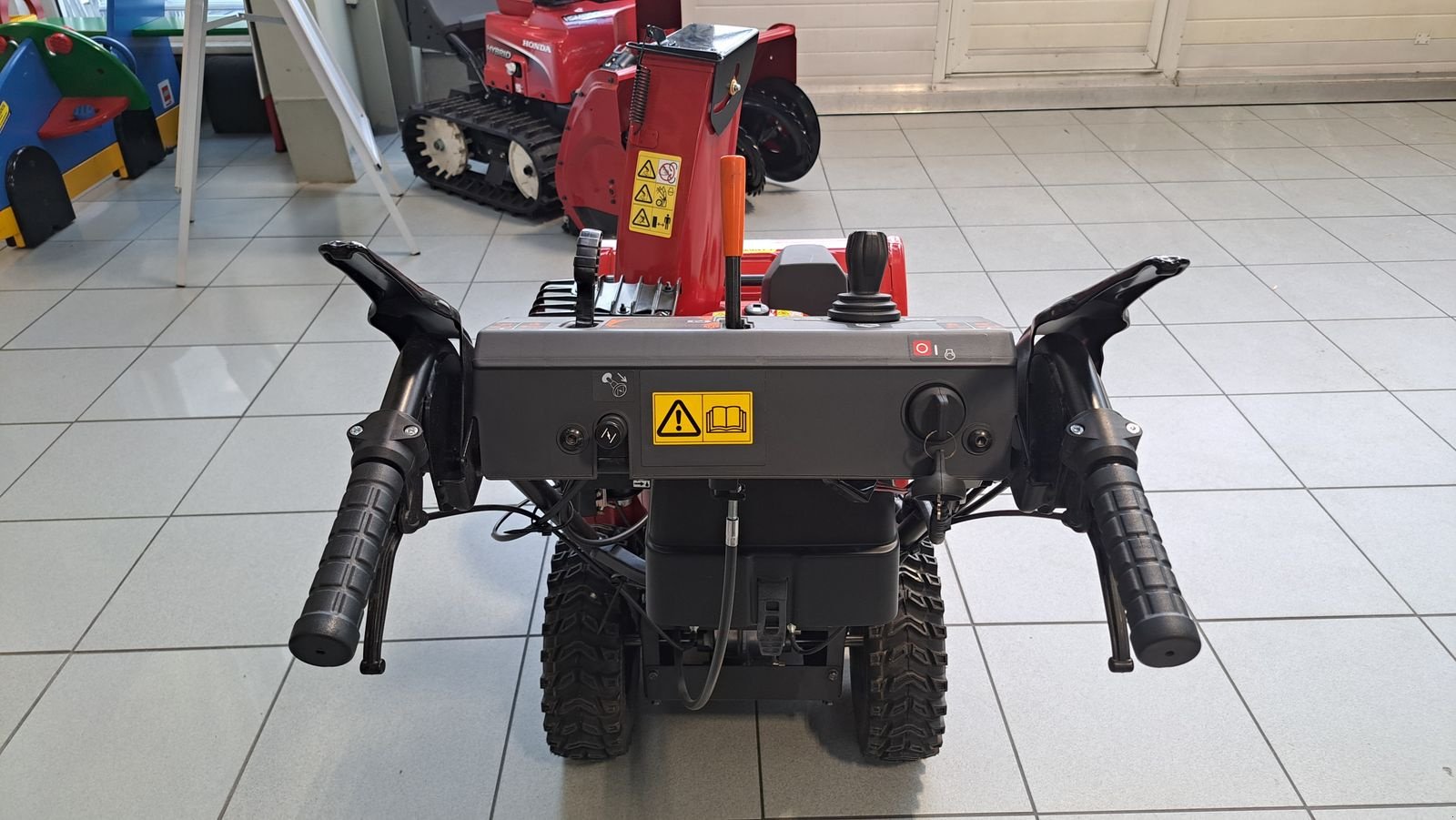 Schneefräse des Typs Honda HSS 760A WD, Gebrauchtmaschine in Villach (Bild 7)