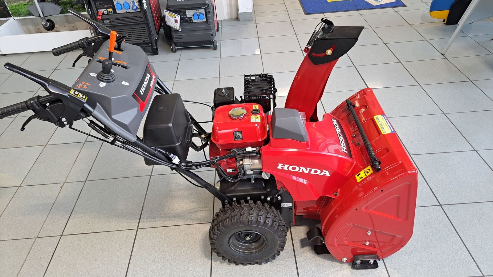 Schneefräse des Typs Honda HSS 760A WD, Gebrauchtmaschine in Villach (Bild 1)