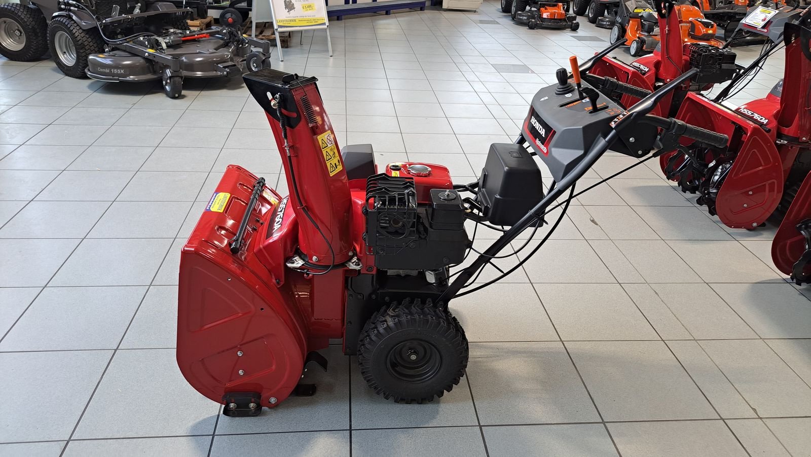 Schneefräse des Typs Honda HSS 760A WD, Gebrauchtmaschine in Villach (Bild 4)