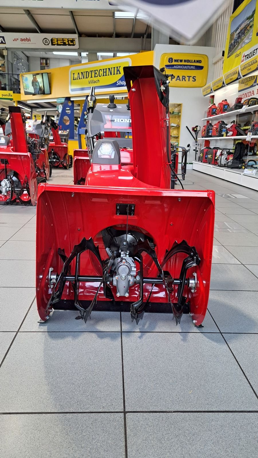 Schneefräse des Typs Honda HSS 760A WD, Gebrauchtmaschine in Villach (Bild 3)