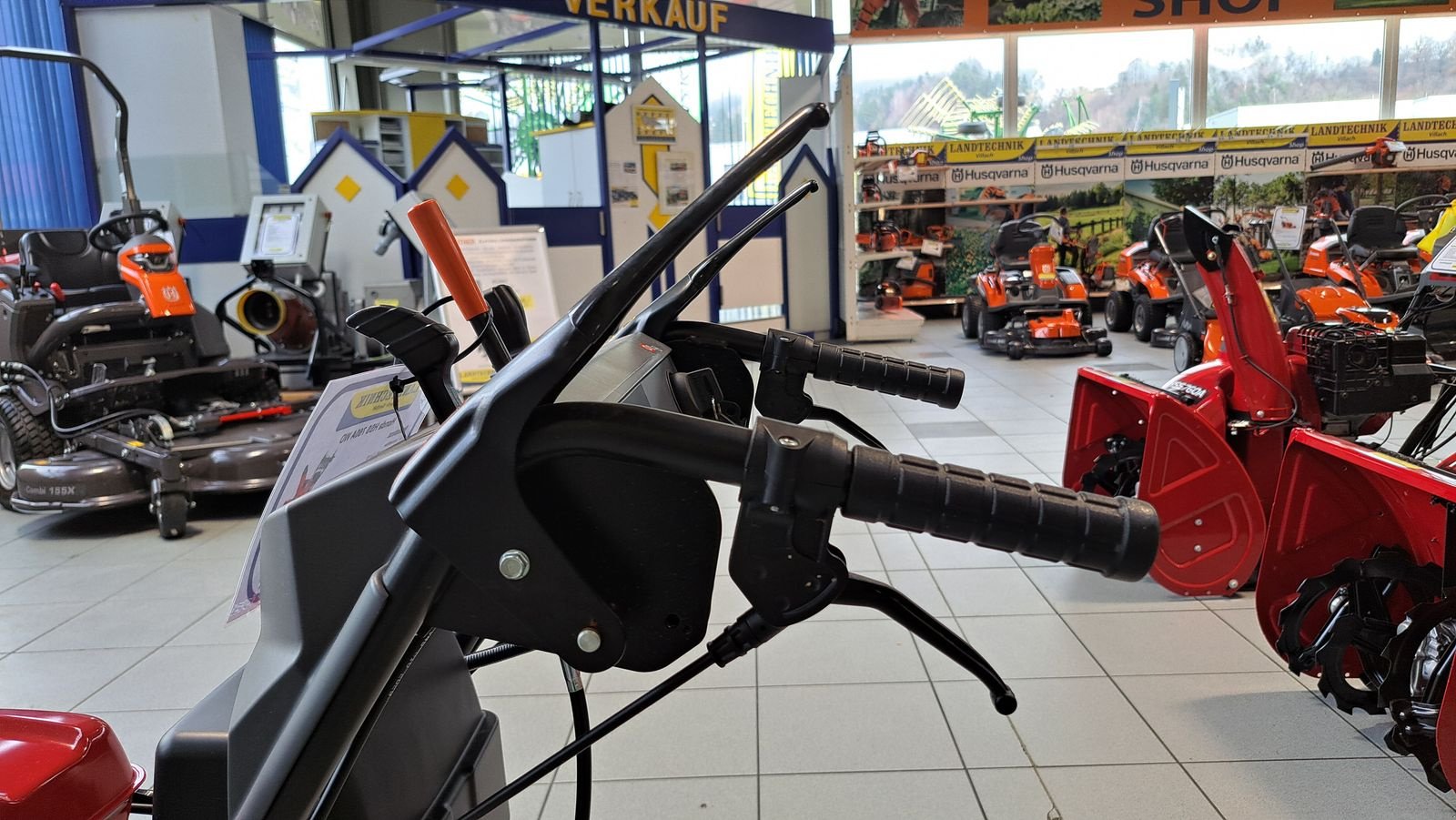 Schneefräse des Typs Honda HSS 760A WD, Gebrauchtmaschine in Villach (Bild 11)