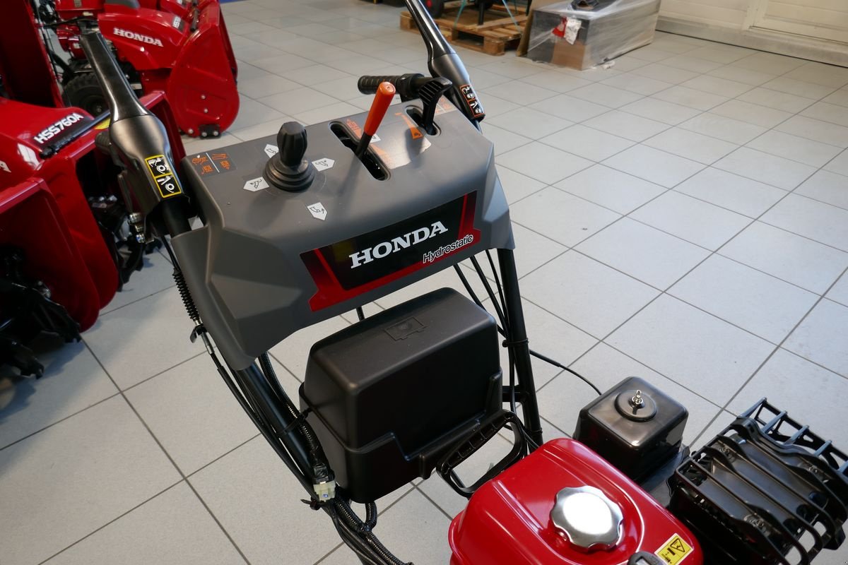Schneefräse des Typs Honda HSS 760A WD, Gebrauchtmaschine in Villach (Bild 3)