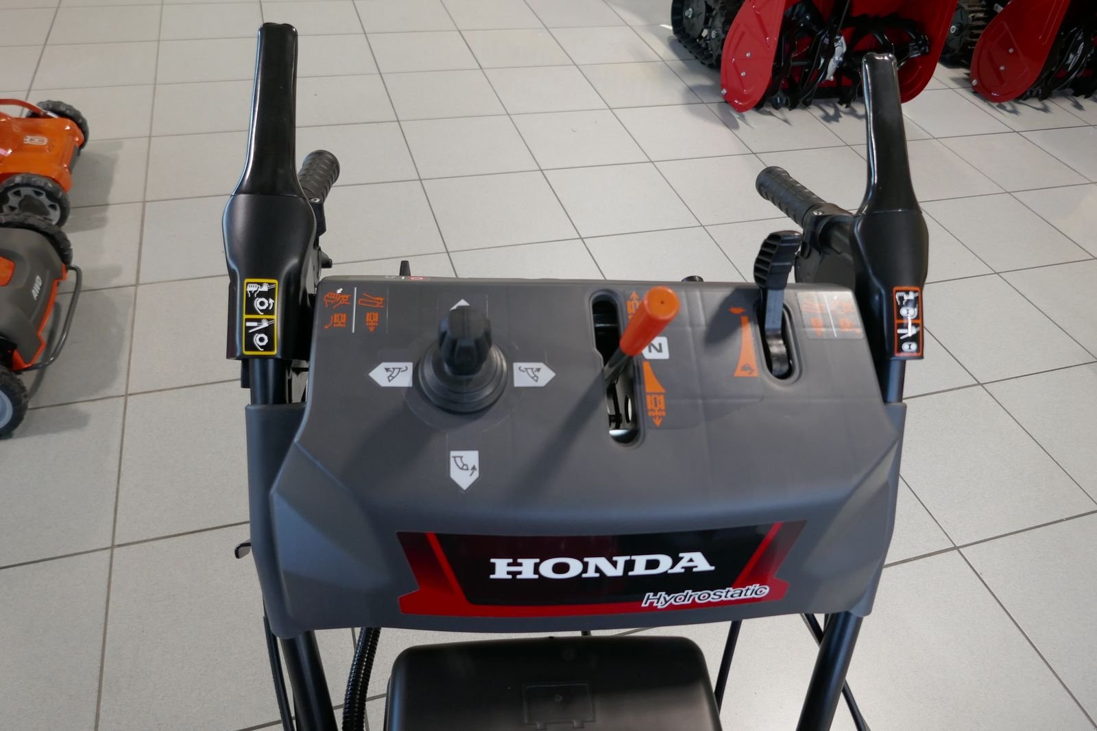 Schneefräse des Typs Honda HSS 970A WD, Gebrauchtmaschine in Villach (Bild 6)