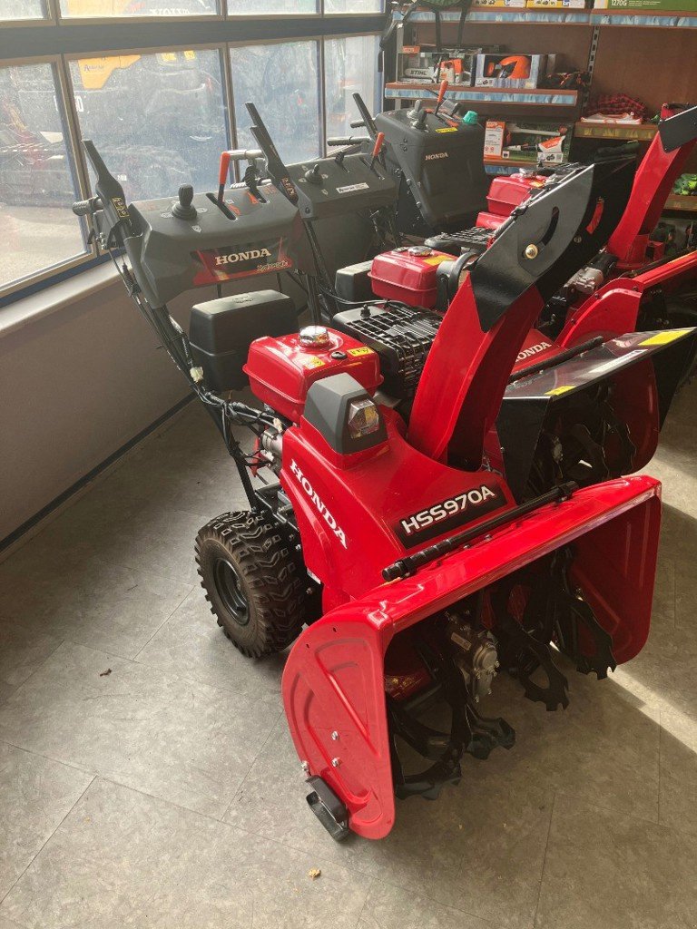 Schneefräse des Typs Honda HSS970A, Gebrauchtmaschine in Landquart (Bild 1)