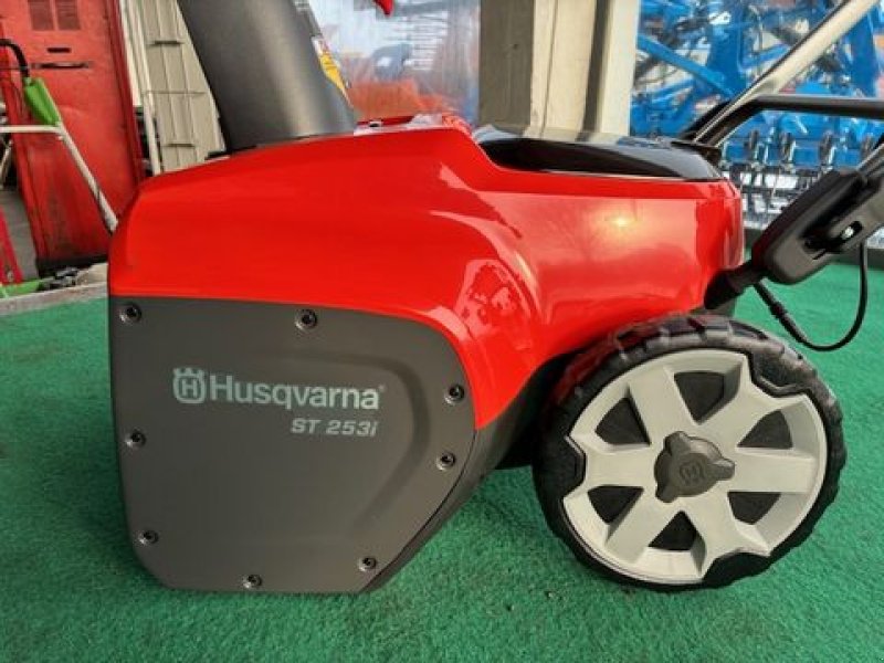 Schneefräse от тип Husqvarna Akku-Schneefräse ST253i, Neumaschine в Göpfritz (Снимка 2)