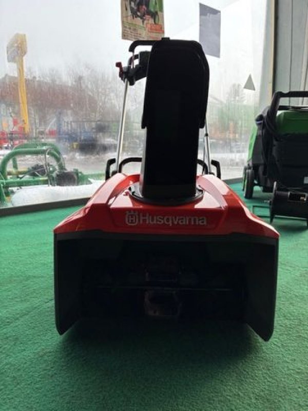 Schneefräse от тип Husqvarna Akku-Schneefräse ST253i, Neumaschine в Göpfritz (Снимка 3)