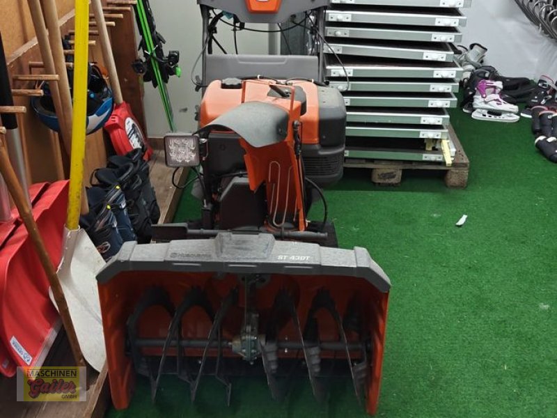 Schneefräse a típus Husqvarna Neuwertige Schneefräse ST 430T mit Raupenantrieb, Gebrauchtmaschine ekkor: Kötschach
