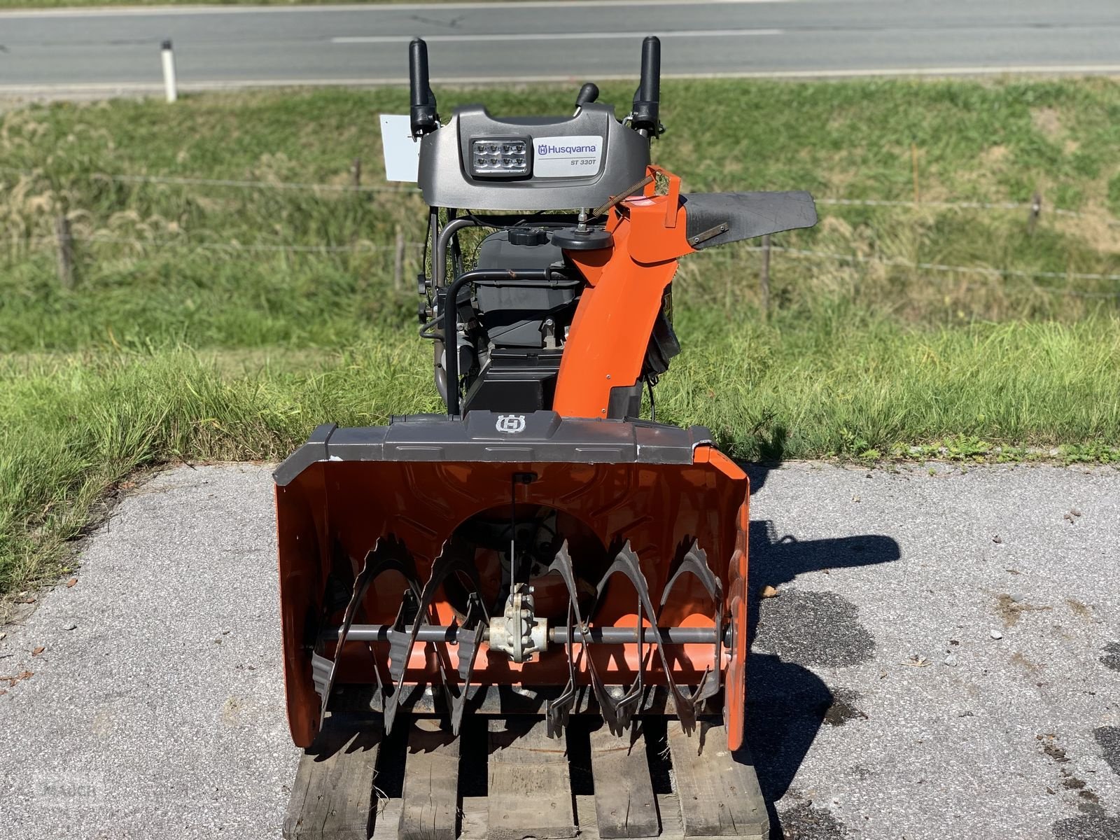 Schneefräse des Typs Husqvarna Schneefräse ST 330, Gebrauchtmaschine in Eben (Bild 2)