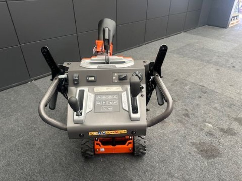 Schneefräse des Typs Husqvarna Schneefräse ST427T Raupenantrieb 10,7PS 69cm, Neumaschine in Tamsweg (Bild 9)