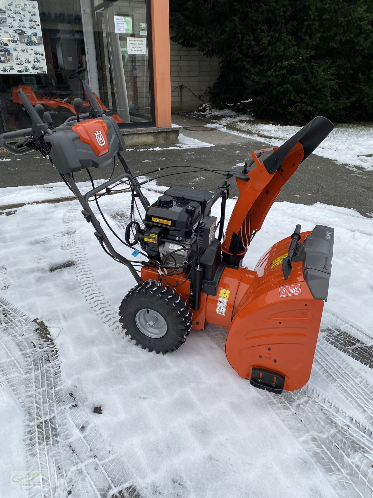 Schneefräse van het type Husqvarna ST 324 Winteraktion, Neumaschine in Neustadt (Foto 3)