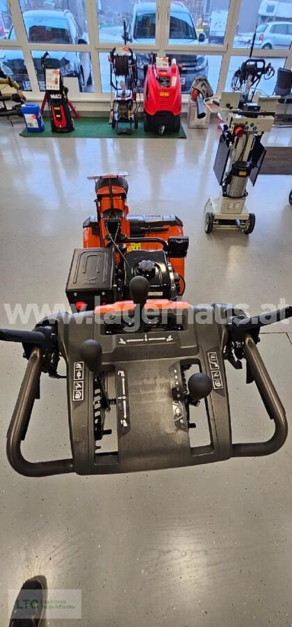 Schneefräse des Typs Husqvarna ST327, Neumaschine in Schärding (Bild 3)