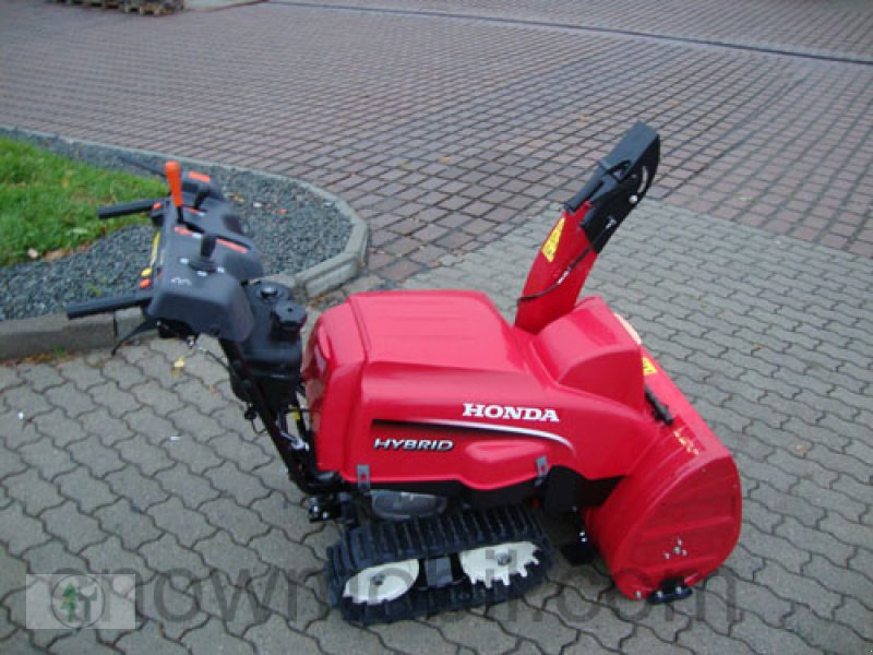 Schneefräse типа motorgeräte Fritzsch GmbH Schneefräse Honda HSS1380iTD Hybrid mit Raupenantrieb und Elektrostart, Neumaschine в Schwarzenberg (Фотография 11)