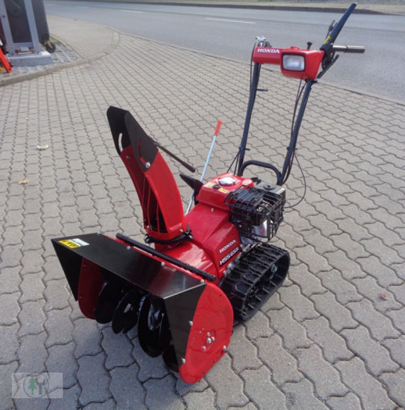 Schneefräse des Typs motorgeräte Fritzsch GmbH Schneefräse Honda HSS655T mit Raupenantrieb inkl. Beleuchtung 4,9PS neu, Neumaschine in Schwarzenberg (Bild 1)