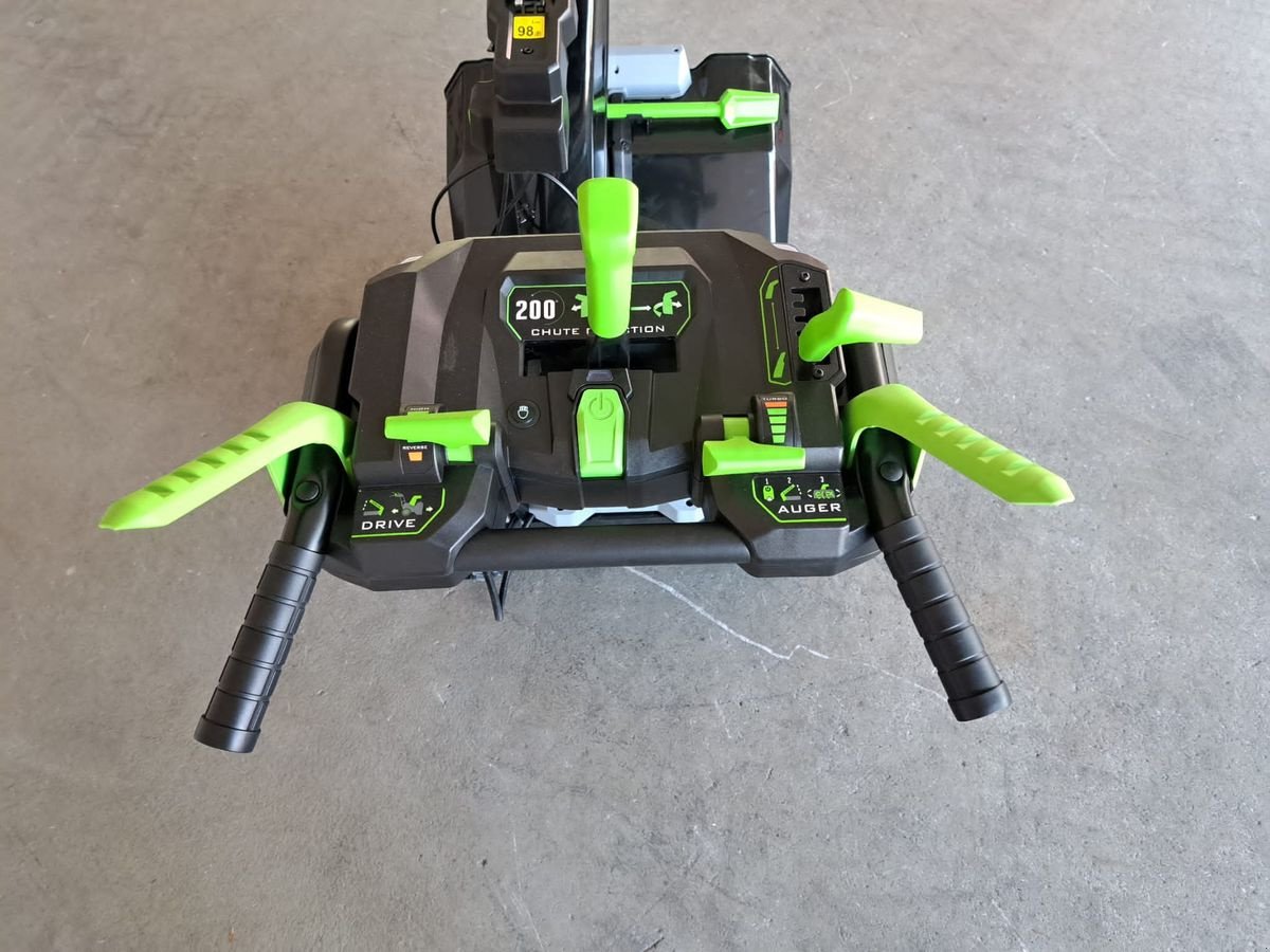 Schneefräse des Typs Sonstige SNT2400E, Neumaschine in Sulzberg (Bild 3)