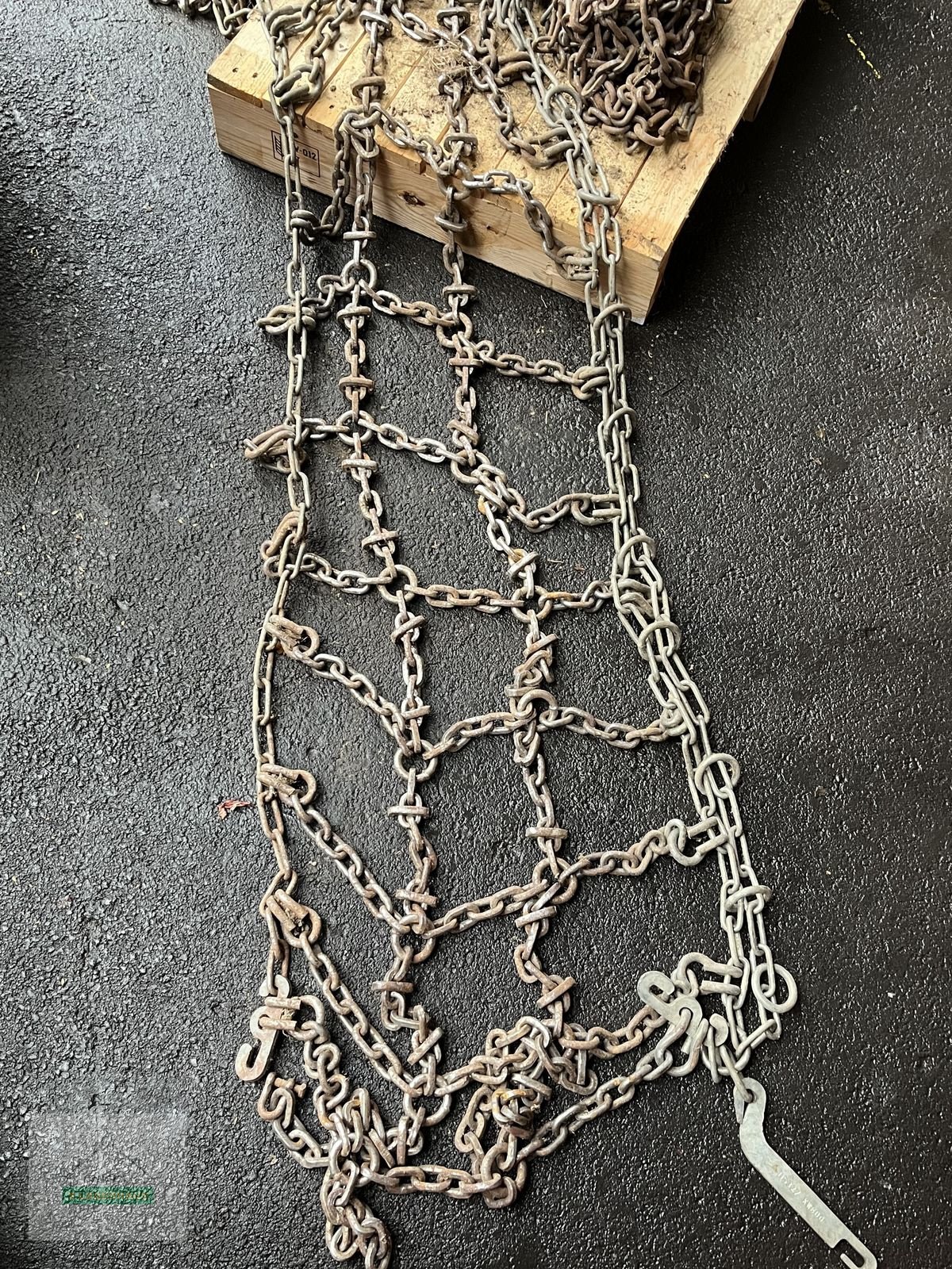 Schneekette of the type KWB Doppelspur 13.6-28 / 12.4-32 / 340/85-28 / 320/8, Gebrauchtmaschine in Wartberg (Picture 1)