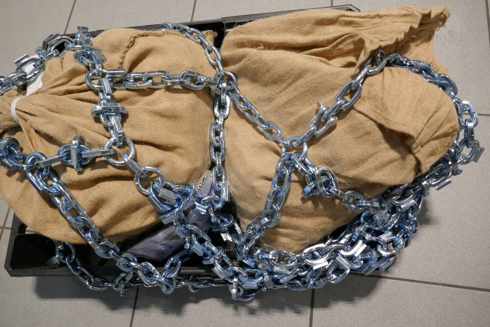 Schneekette типа Ottinger 480/65-28 verstärkt, Gebrauchtmaschine в Villach (Фотография 1)