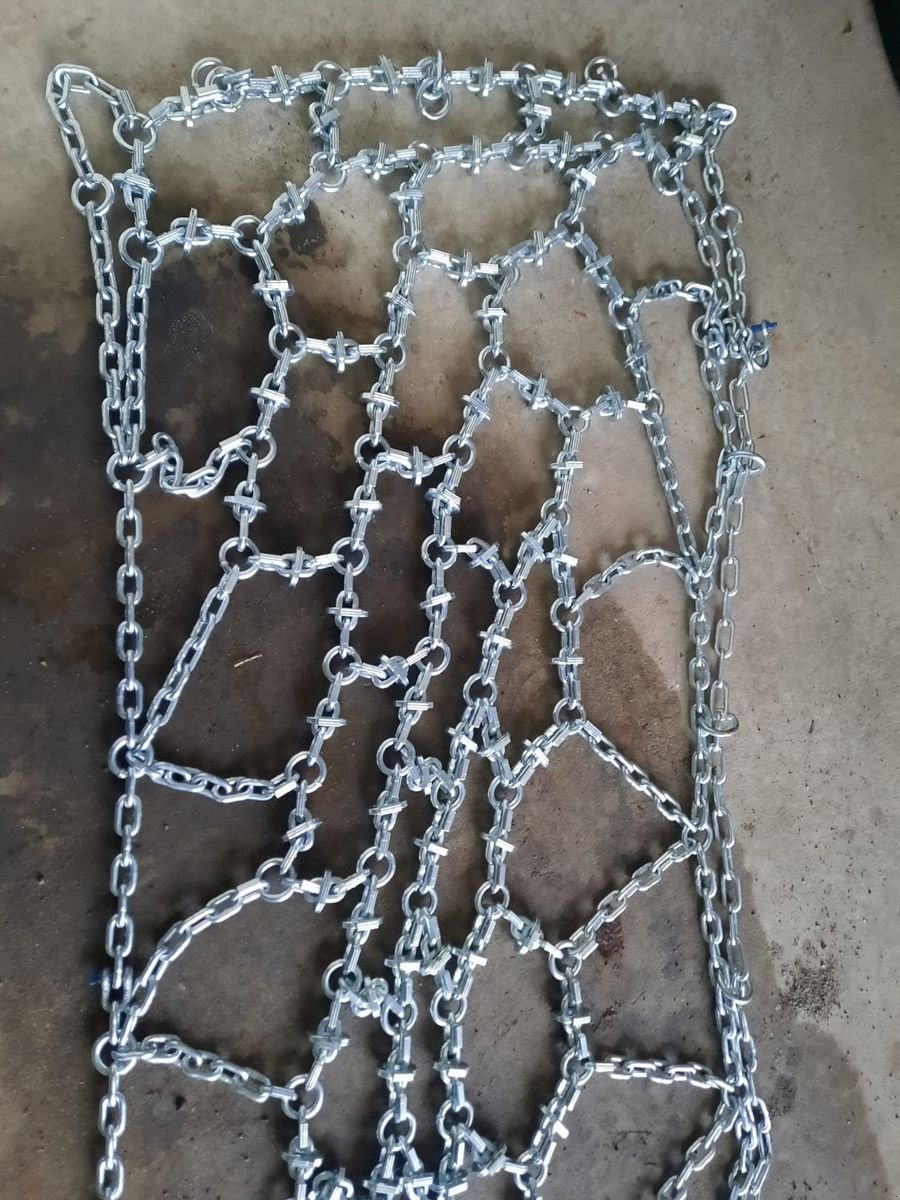 Schneekette des Typs Pewag 710/70R38, Neumaschine in Burgkirchen (Bild 2)