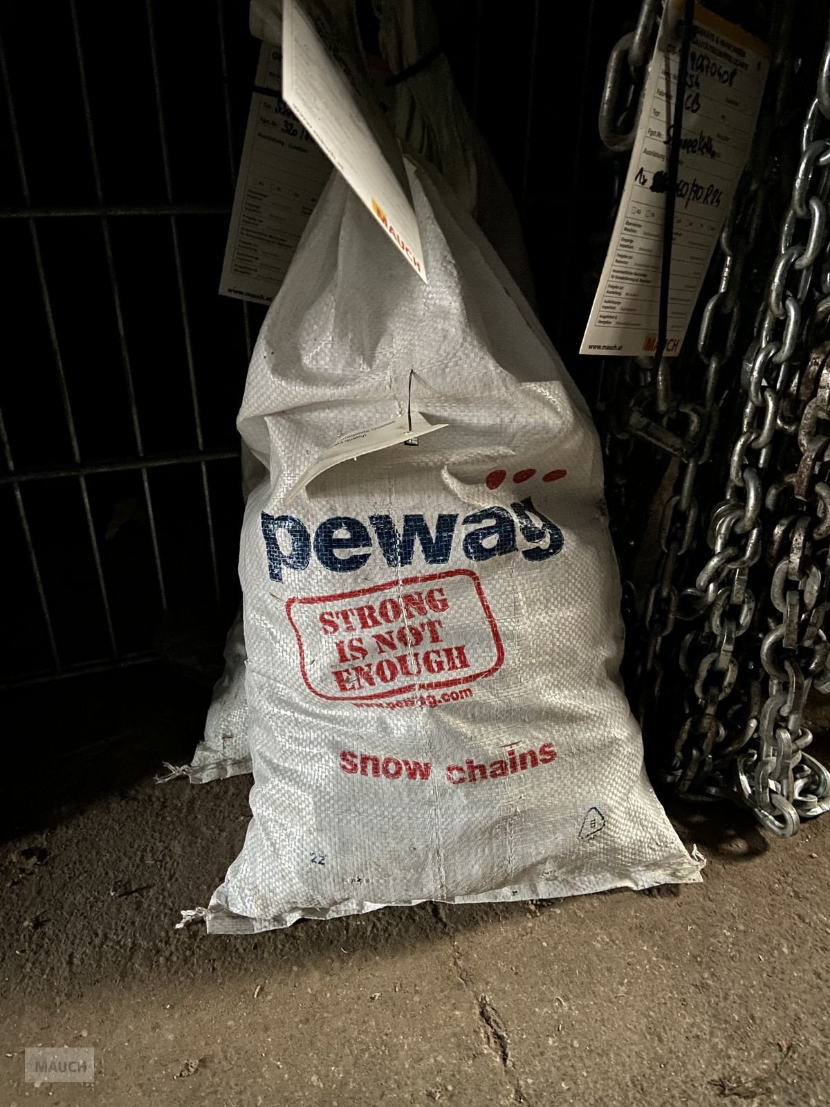 Schneekette des Typs Pewag Schneeketten 320/85R20, Neumaschine in Burgkirchen (Bild 2)