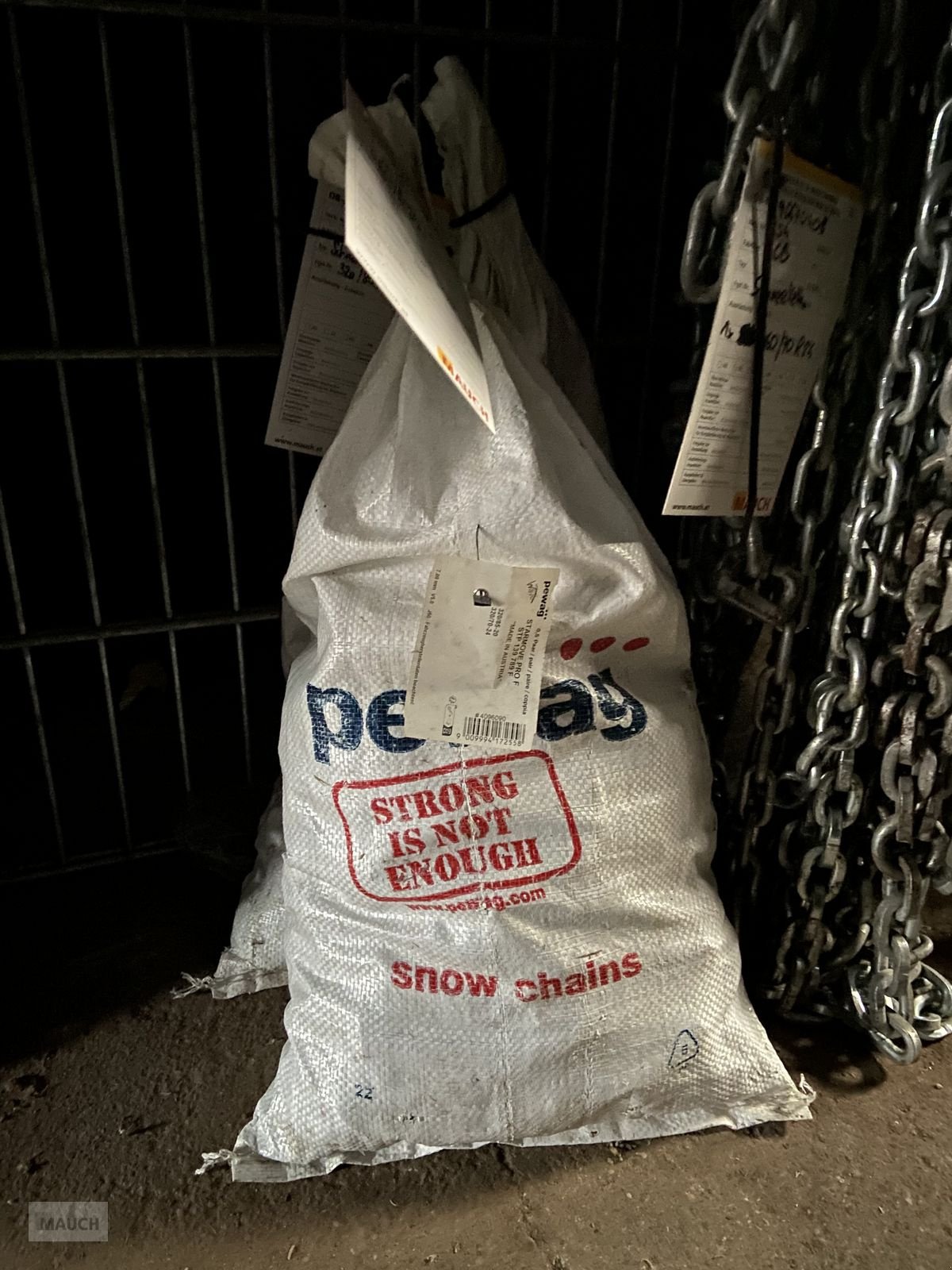 Schneekette des Typs Pewag Schneeketten 320/85R20, Neumaschine in Burgkirchen (Bild 3)