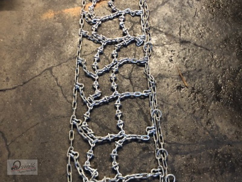 Schneekette typu Pewag Schneeketten, Neumaschine v Regen