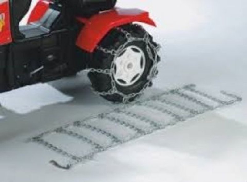 Schneekette of the type Sonstige Schneeketten zu Kindertraktor, Neumaschine in NATTERNBACH (Picture 2)