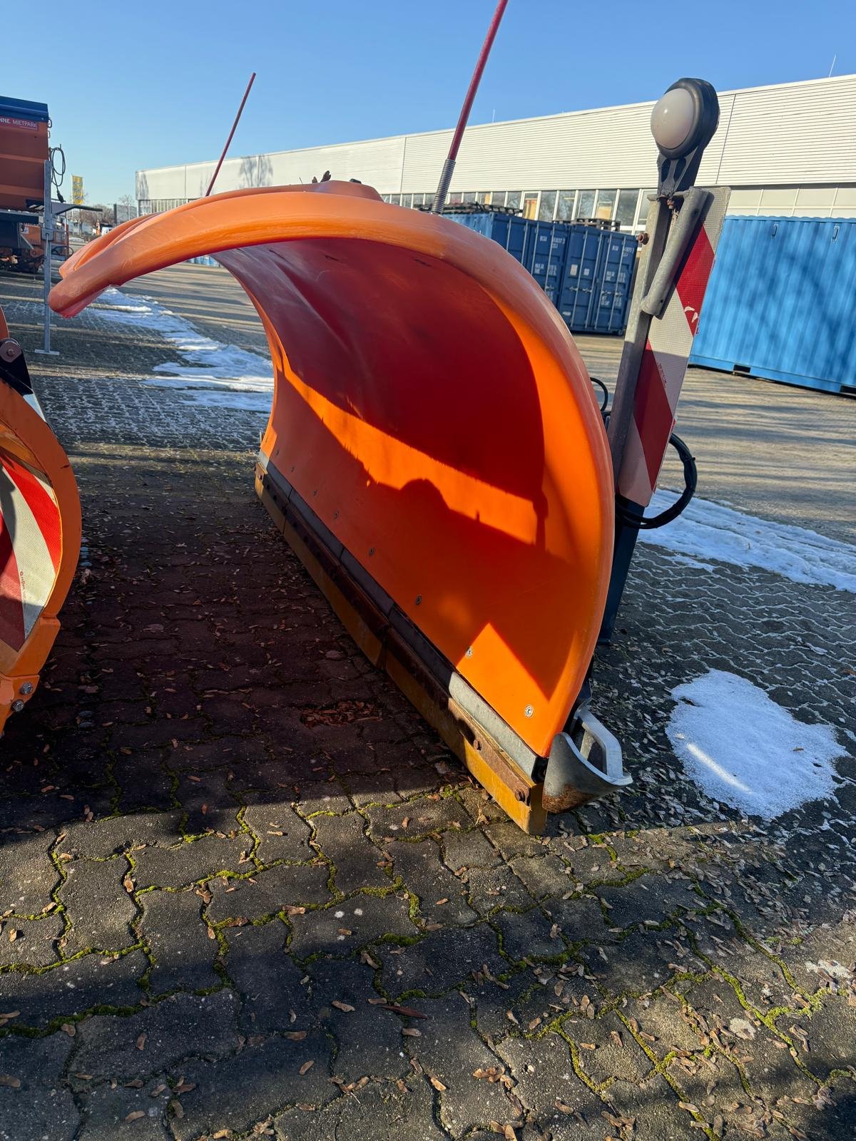 Schneepflug des Typs Aebi Schmidt SNK 27, Gebrauchtmaschine in Wiedemar (Bild 1)