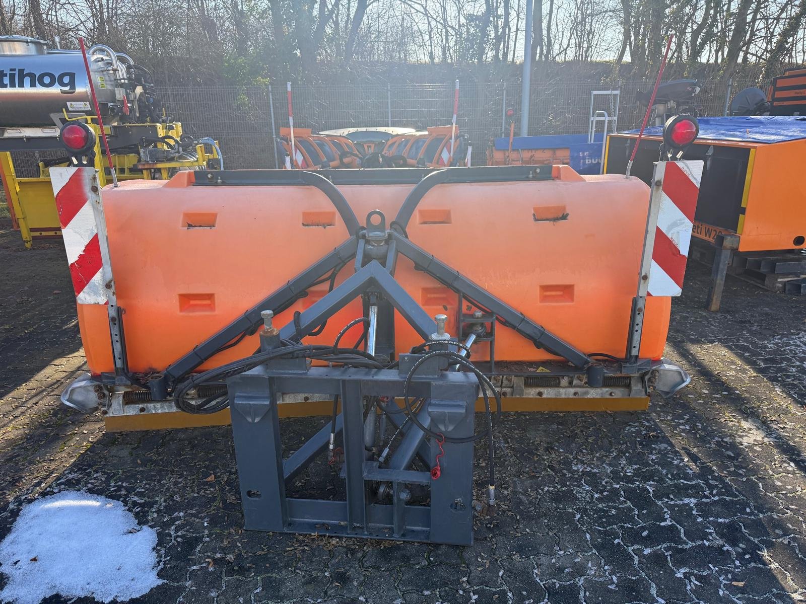 Schneepflug des Typs Aebi Schmidt SNK 27, Gebrauchtmaschine in Wiedemar (Bild 5)