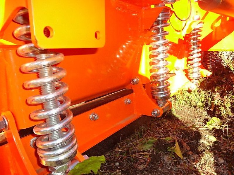 Schneepflug des Typs ALL IN ONE GmbH S P  - 270 - 2,7 Meter Varioschneepflug-stabile Ausführung- in verschiedenen Arbeitsbreiten  -  2,2 Meter 2,5 Meter- 2,7 Meter- 3 Meter- 3,3 Meter, Neumaschine in Neureichenau (Bild 12)