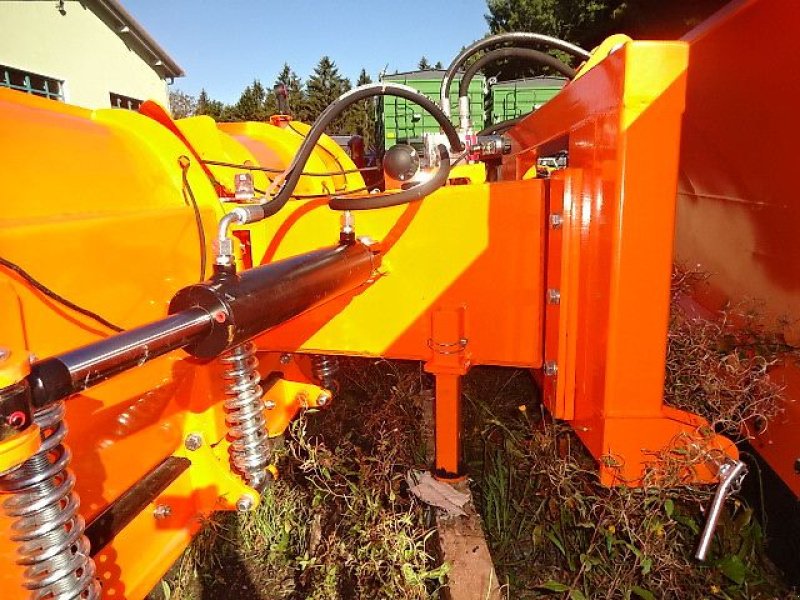 Schneepflug des Typs ALL IN ONE GmbH S P  - 270 - 2,7 Meter Varioschneepflug-stabile Ausführung- in verschiedenen Arbeitsbreiten  -  2,2 Meter 2,5 Meter- 2,7 Meter- 3 Meter- 3,3 Meter, Neumaschine in Neureichenau (Bild 14)