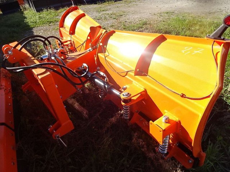 Schneepflug des Typs ALL IN ONE GmbH S P  - 270 - 2,7 Meter Varioschneepflug-stabile Ausführung- in verschiedenen Arbeitsbreiten  -  2,2 Meter 2,5 Meter- 2,7 Meter- 3 Meter- 3,3 Meter, Neumaschine in Neureichenau (Bild 20)