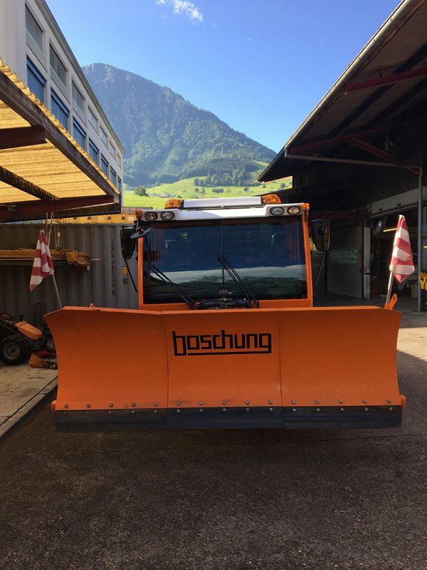 Schneepflug des Typs Boschung MF 2.4 , 3 m Schildbreite, Gebrauchtmaschine in Buochs NW (Bild 2)