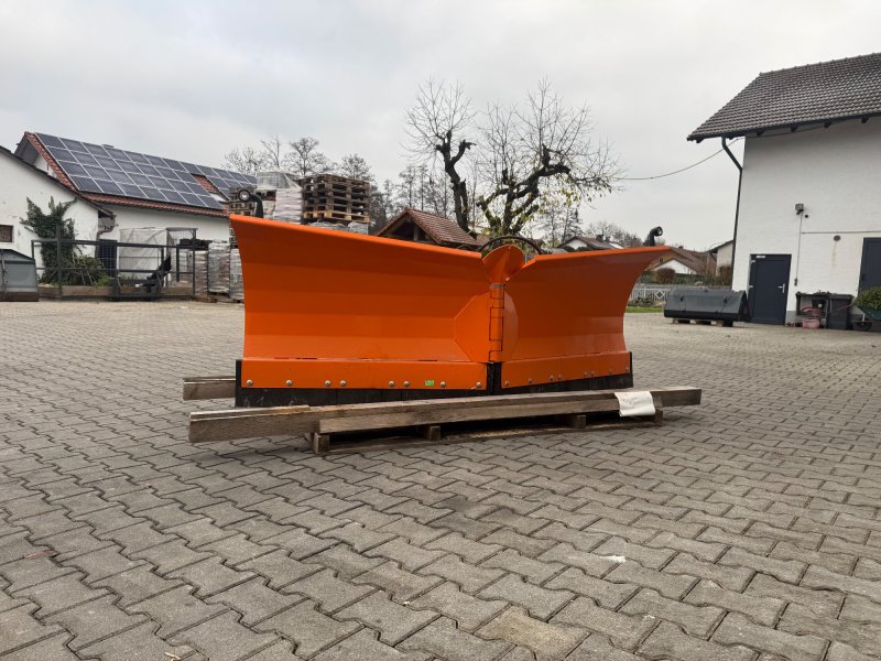 Schneepflug des Typs Donauwald Schneepflug 2,70, Neumaschine in Bogen (Bild 1)