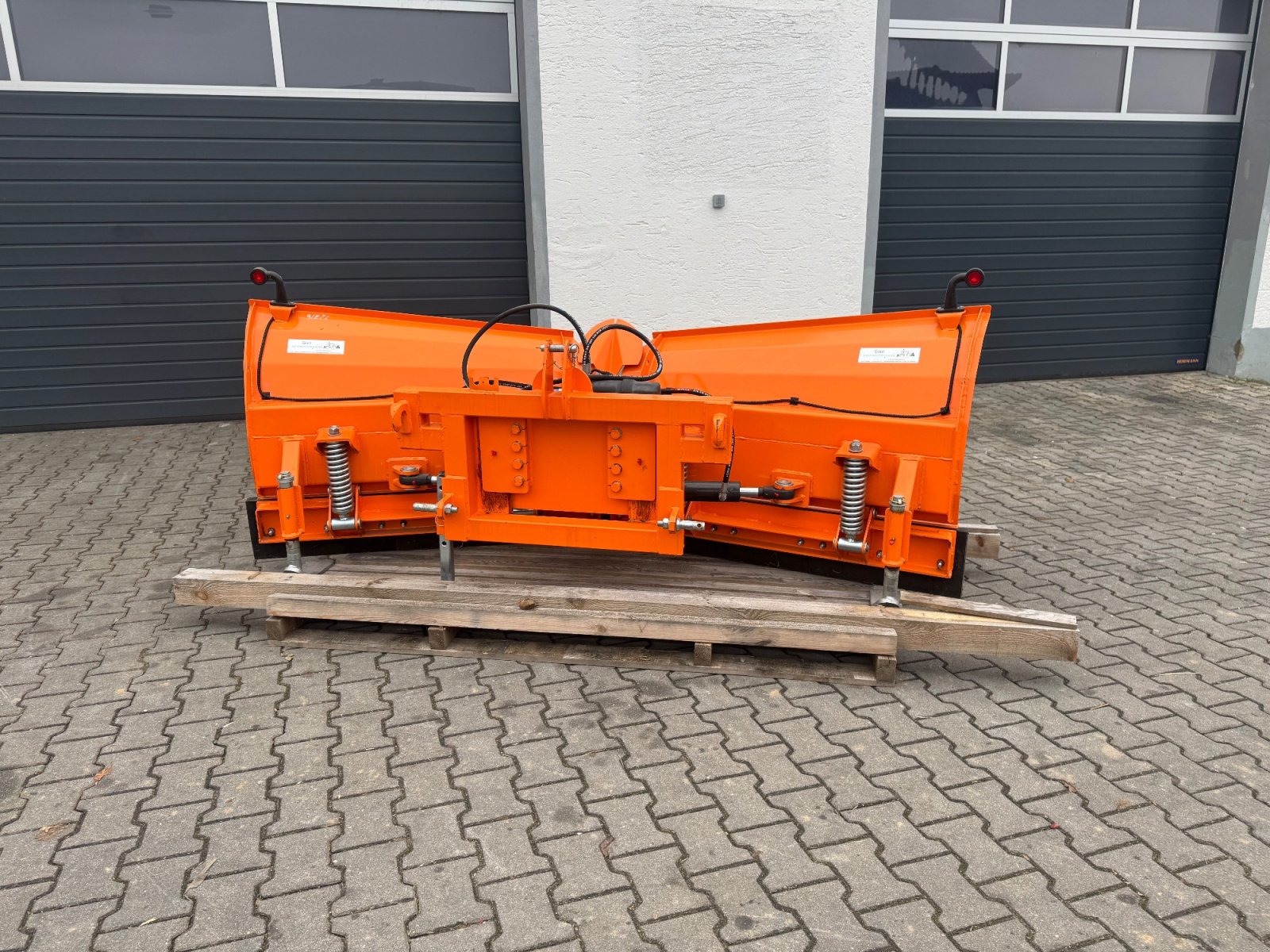 Schneepflug des Typs Donauwald Schneepflug 2,70, Neumaschine in Bogen (Bild 5)