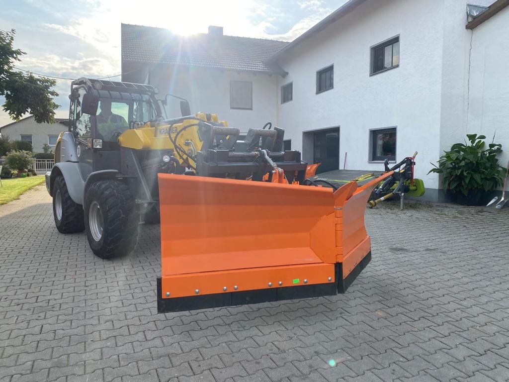 Schneepflug des Typs Donauwald Schneepflug, Neumaschine in Bogen (Bild 3)