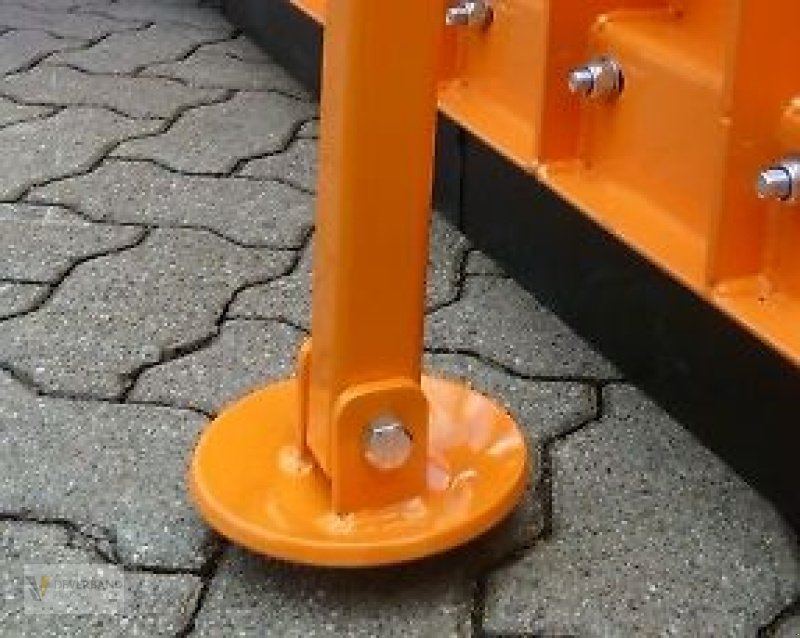 Schneepflug des Typs Düvelsdorf Schneeschild Komfort 2,50, Neumaschine in Fischbach/Clervaux (Bild 2)