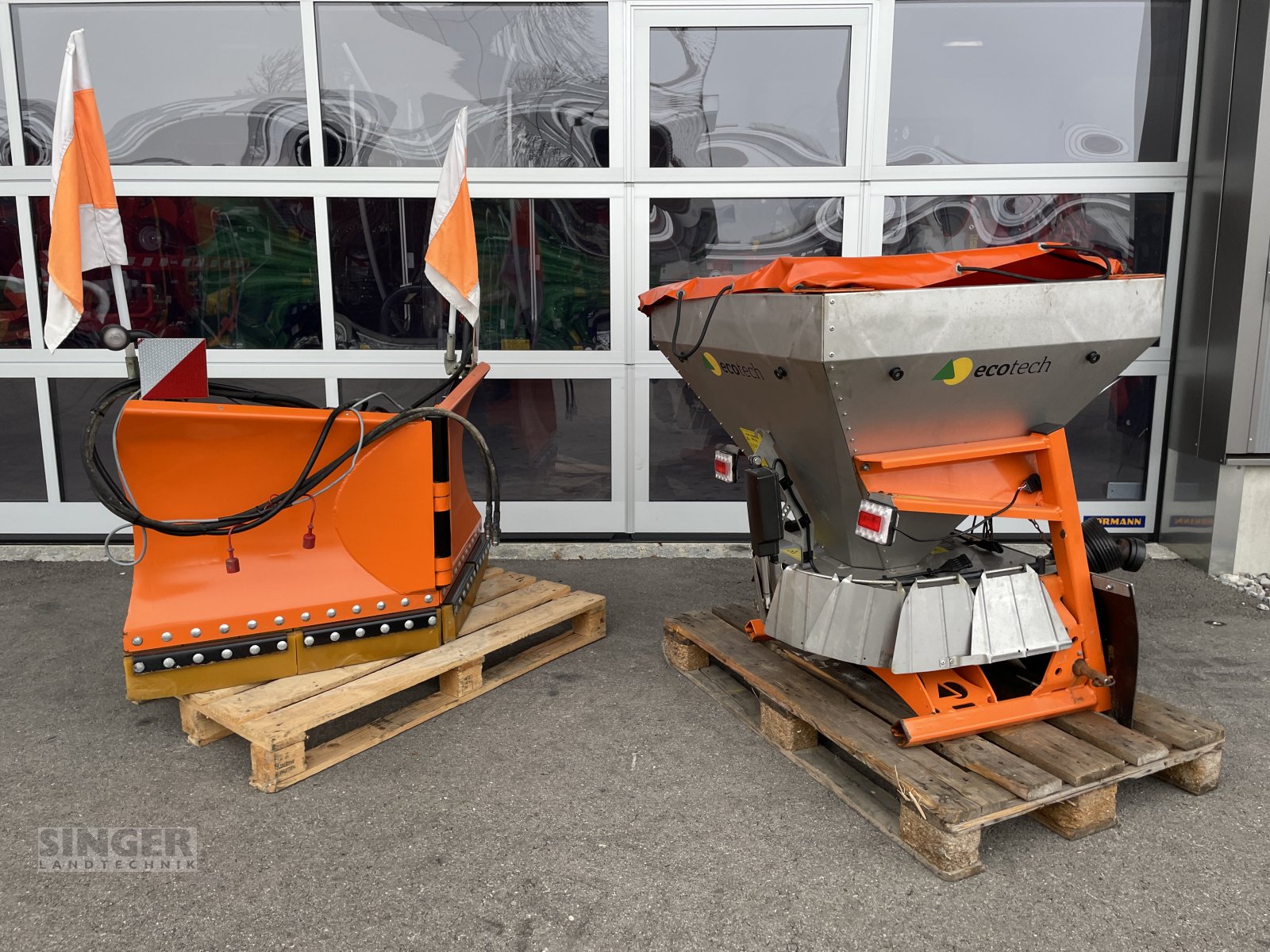 Schneepflug des Typs EcoTech Winterschlussverkauf Winteraktion EcoTech Salzstreuer&Schneepflug, Gebrauchtmaschine in Biessenhofen (Bild 2)