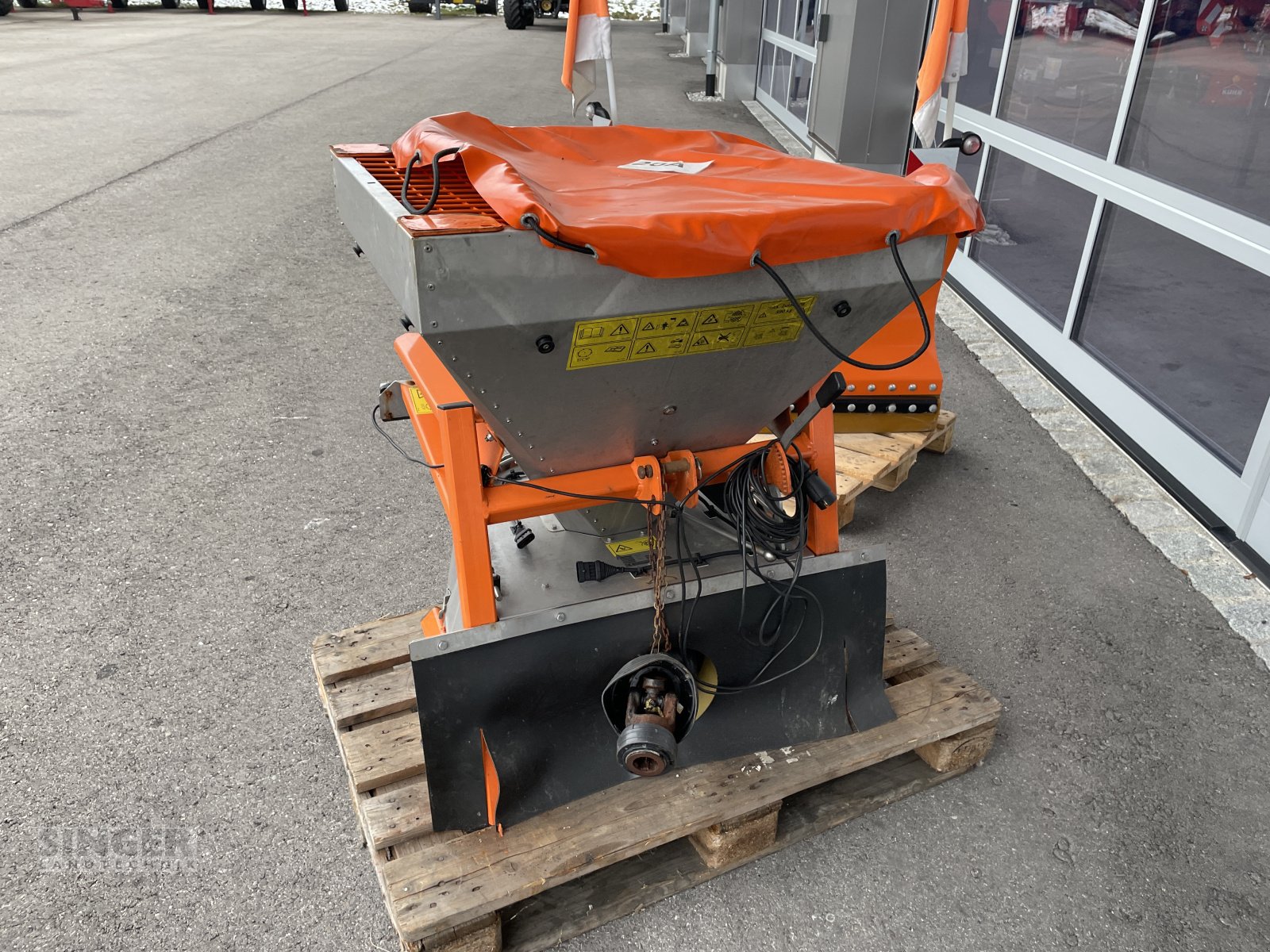 Schneepflug des Typs EcoTech Winterschlussverkauf Winteraktion EcoTech Salzstreuer&Schneepflug, Gebrauchtmaschine in Biessenhofen (Bild 4)