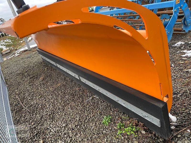 Schneepflug des Typs France Elevateur Schneeschild 280, Neumaschine in Prüm-Dausfeld (Bild 4)