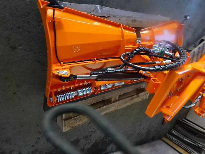 Schneepflug typu H-L-M 1,5 Meter- Varioschneepflug - hydraulisch verstellbar, Neumaschine v Neureichenau (Obrázek 28)