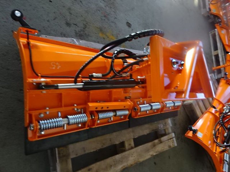 Schneepflug typu H-L-M 1,5 Meter- Varioschneepflug - hydraulisch verstellbar, Neumaschine v Neureichenau (Obrázek 27)