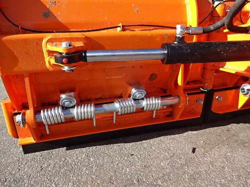 Schneepflug typu H-L-M 1,5 Meter- Varioschneepflug - hydraulisch verstellbar, Neumaschine v Neureichenau (Obrázek 11)