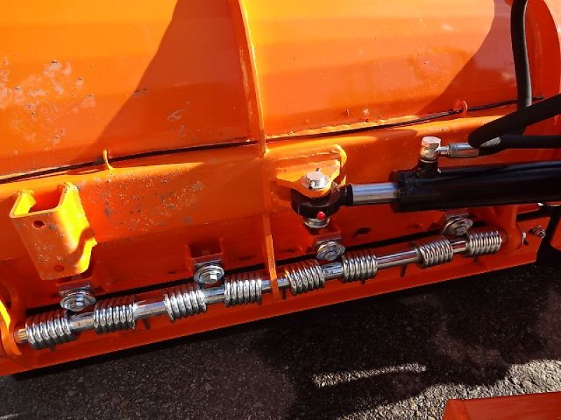 Schneepflug Türe ait H-L-M NEUER- 2,2 Meter Varioschneepflug - Hydraulisch, Neumaschine içinde Neureichenau (resim 8)