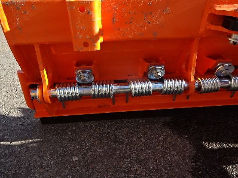 Schneepflug Türe ait H-L-M NEUER- 2,2 Meter Varioschneepflug - Hydraulisch, Neumaschine içinde Neureichenau (resim 11)
