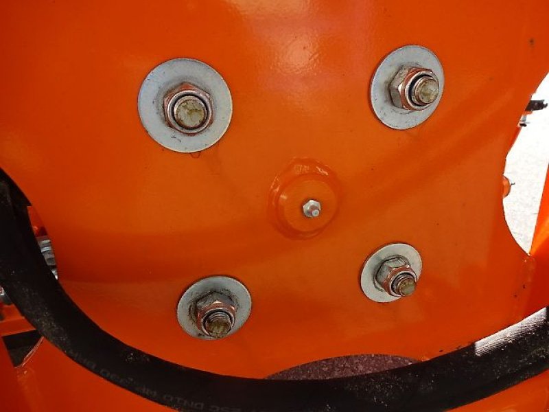 Schneepflug des Typs H-L-M Varioschneepflug 1,3 Meter- Hydraulische Verstellung, Neumaschine in Neureichenau (Bild 13)